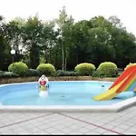 Chalet Ruim, Mooi En Modern Met Heerlijke Tuin