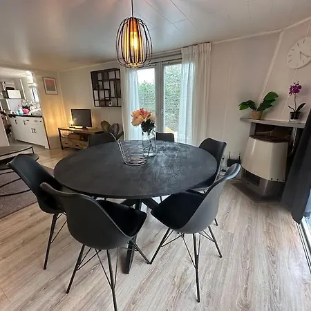 Chalet Ruim, Mooi En Modern Met Heerlijke Tuin