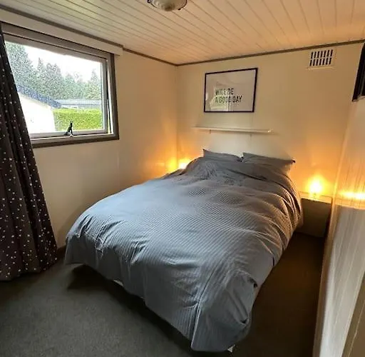 Ruim, Mooi En Modern Met Heerlijke Tuin Σαλέ