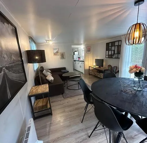 Ruim, Mooi En Modern Met Heerlijke Tuin Σαλέ *